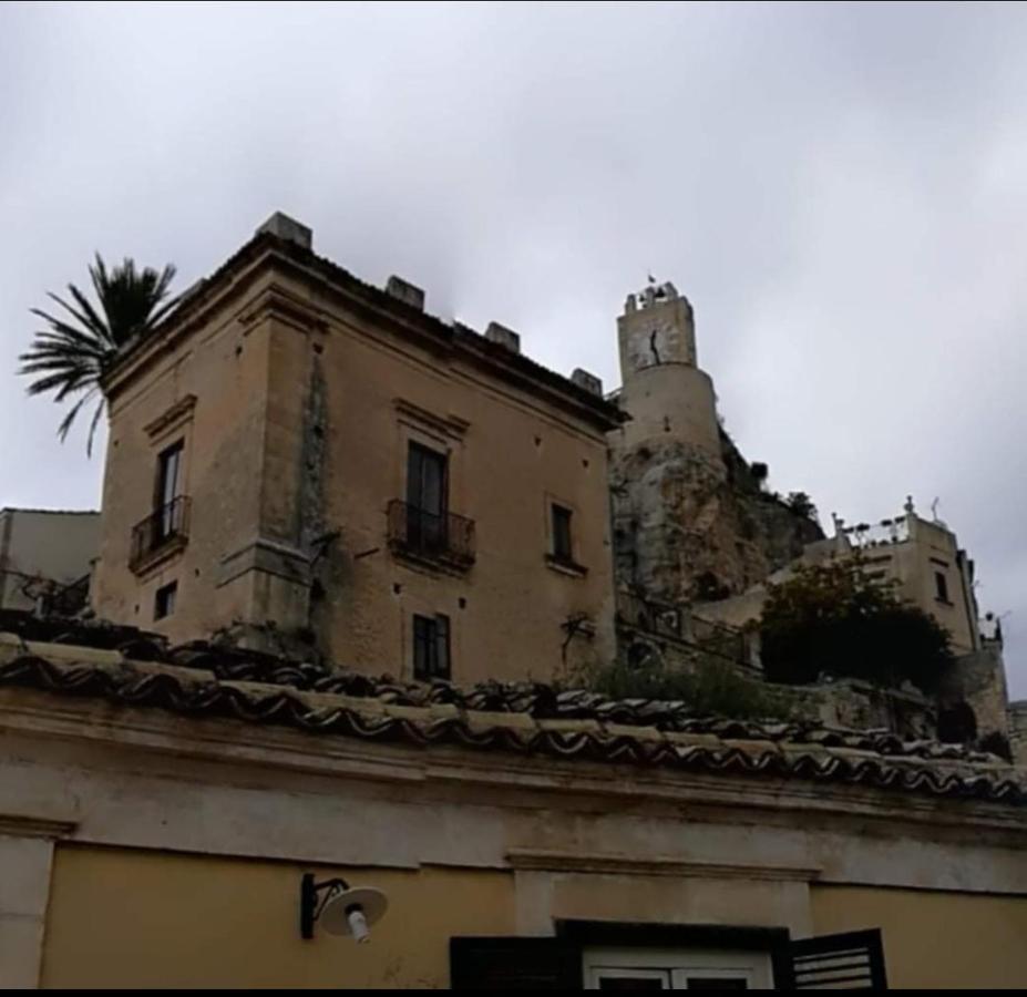 Casa Vacanza Vico Medica Модика Экстерьер фото